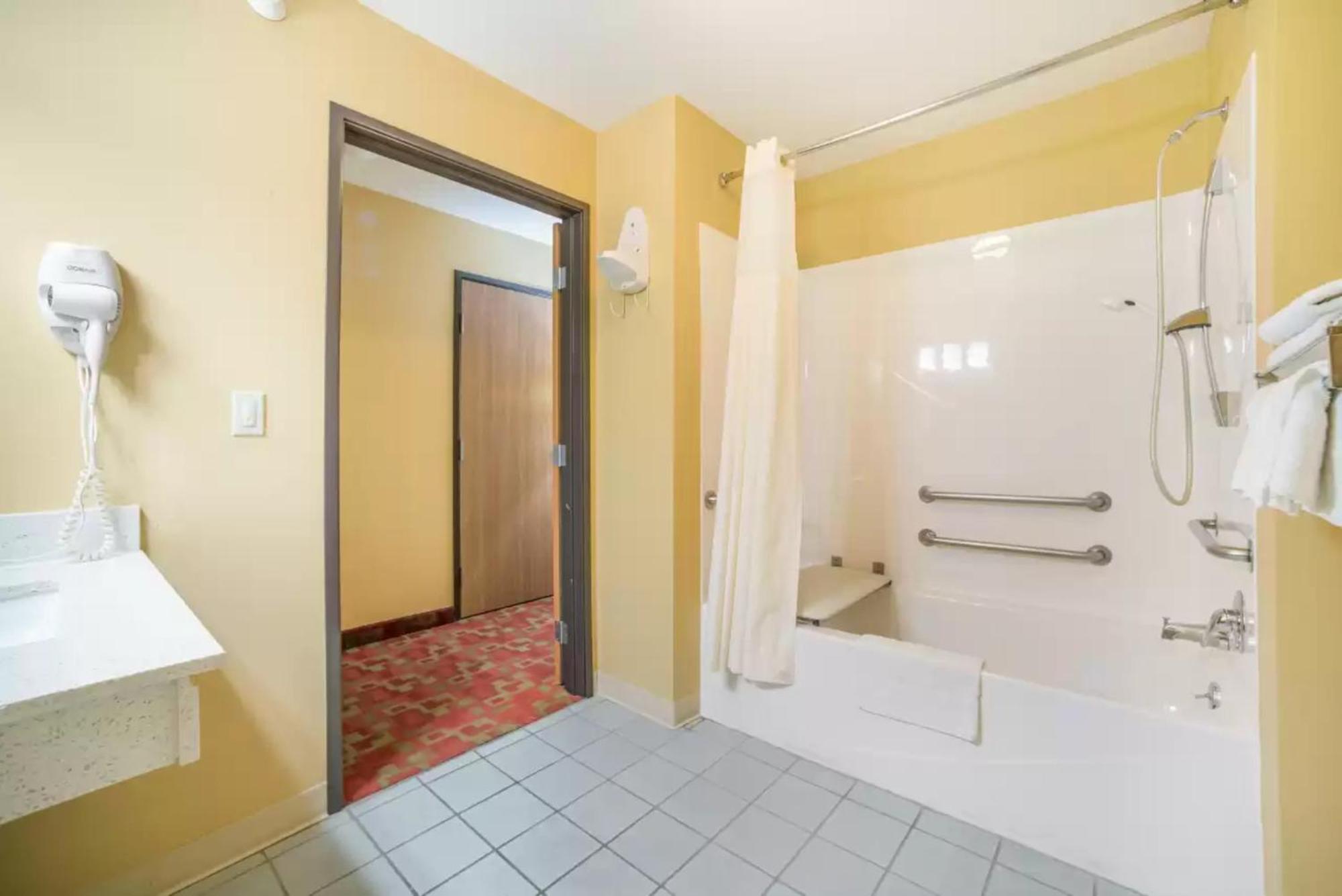 Quality Inn O'Fallon Il - St Louis Eksteriør bilde
